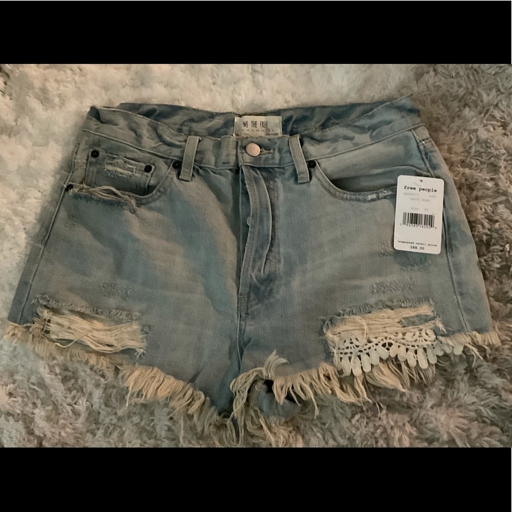 NWT Free People’s Sz 30 Jean shorts.